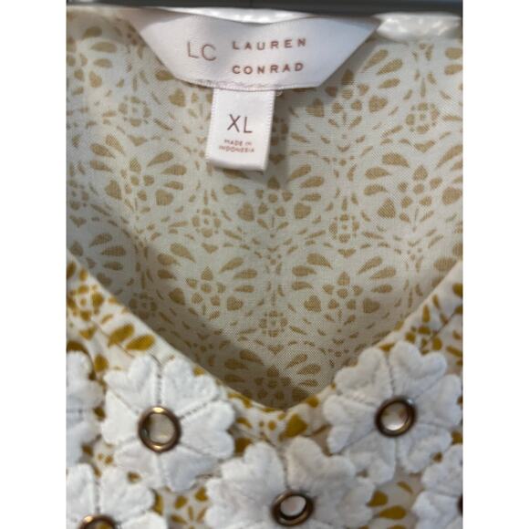 Floral Print Dress with Crochet Trim LC Lauren - Picture 4 of 7